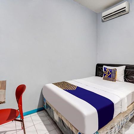 Spot On 90147 Gosepa Ambengan Plaza Hotell Surabaya Eksteriør bilde