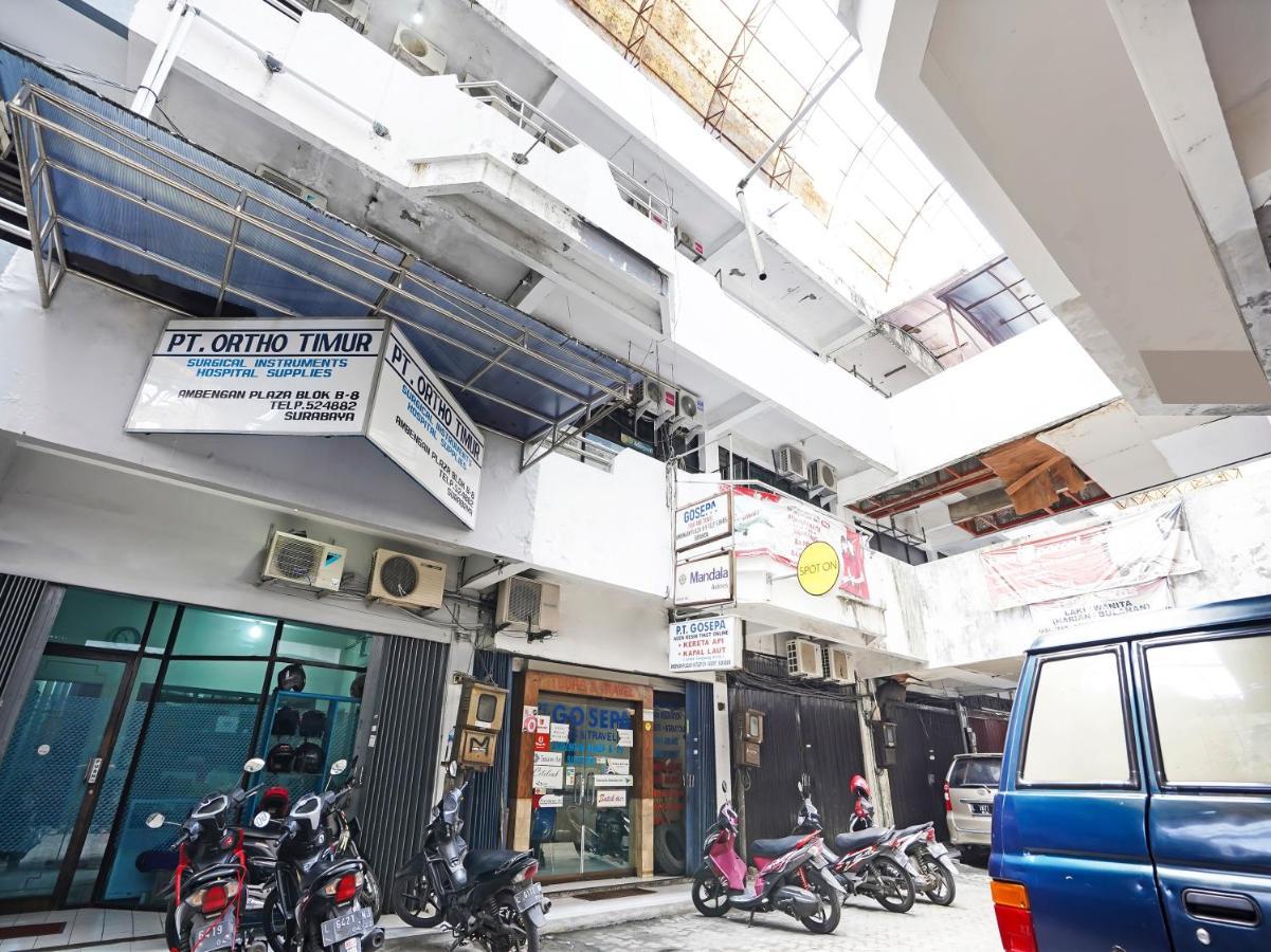 Spot On 90147 Gosepa Ambengan Plaza Hotell Surabaya Eksteriør bilde