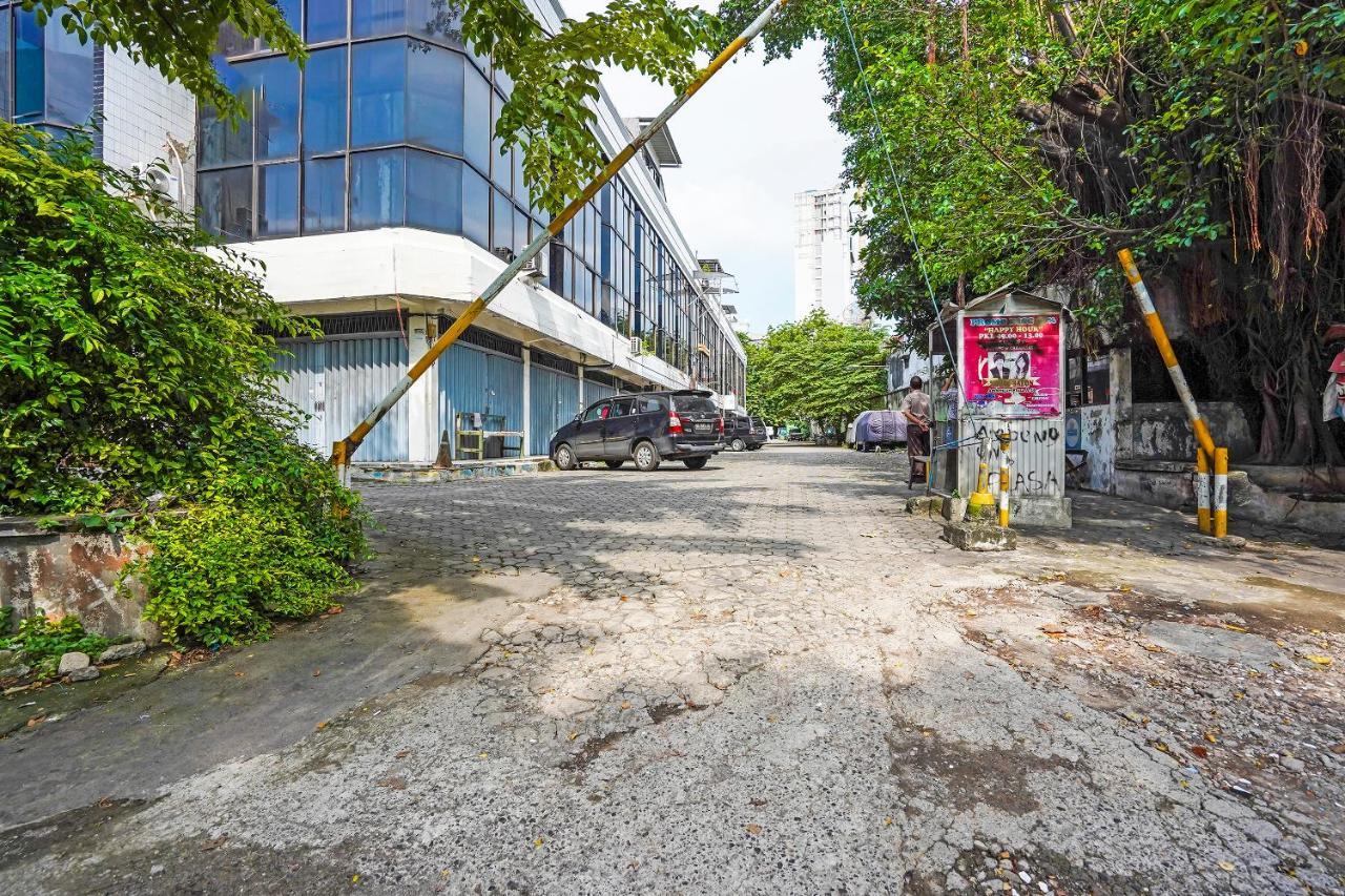 Spot On 90147 Gosepa Ambengan Plaza Hotell Surabaya Eksteriør bilde