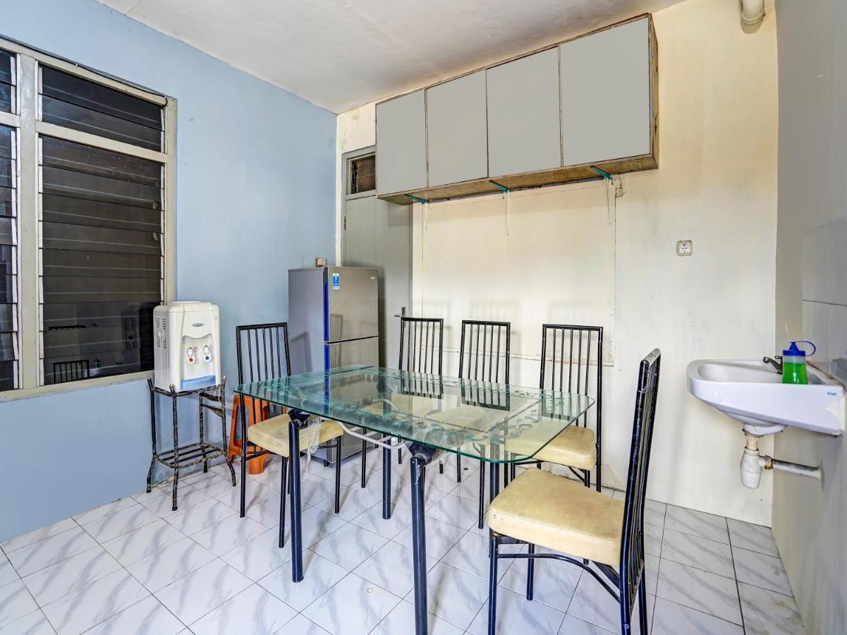 Spot On 90147 Gosepa Ambengan Plaza Hotell Surabaya Eksteriør bilde