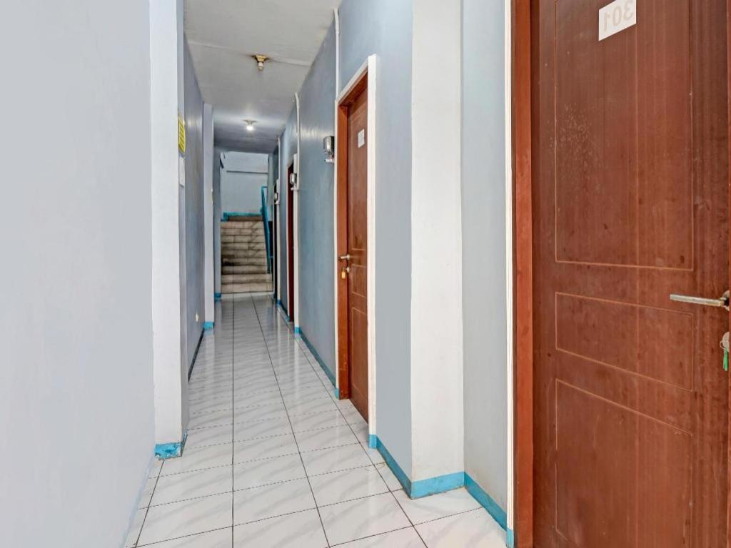 Spot On 90147 Gosepa Ambengan Plaza Hotell Surabaya Eksteriør bilde