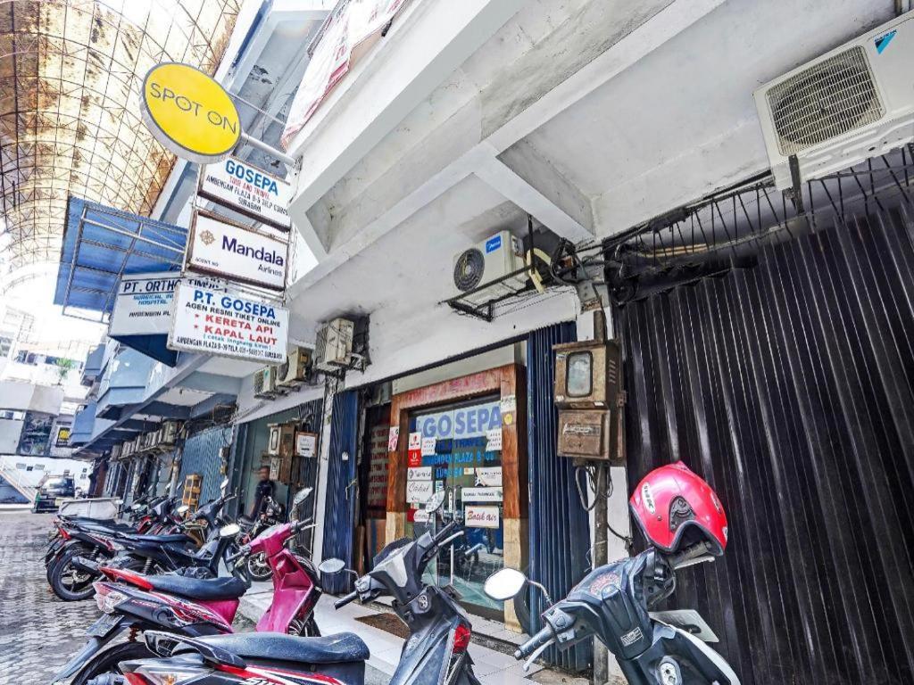 Spot On 90147 Gosepa Ambengan Plaza Hotell Surabaya Eksteriør bilde